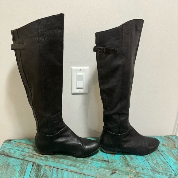 Steve Madden Black Leather Buckle Cher Boots Zipper Back Size 8B - Picture 2 of 14